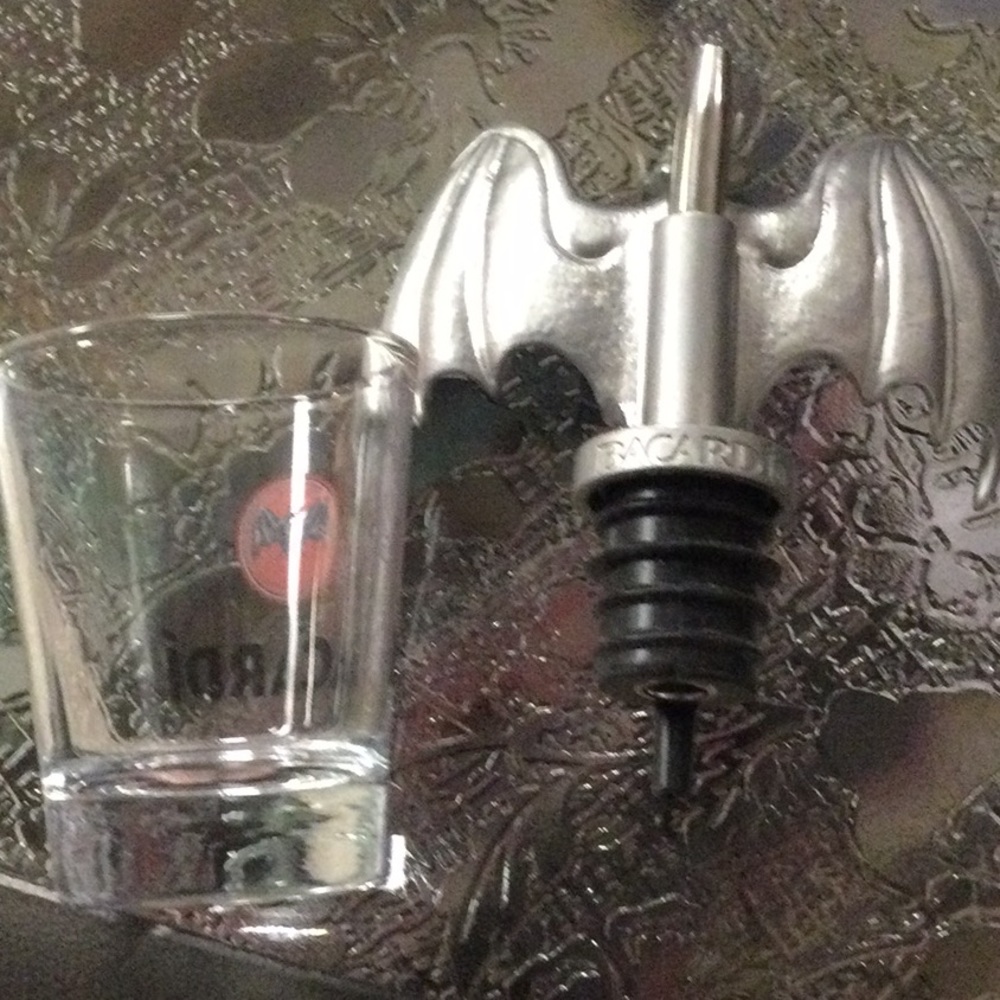 NIB Bacardi Set - Picture 4 of 4